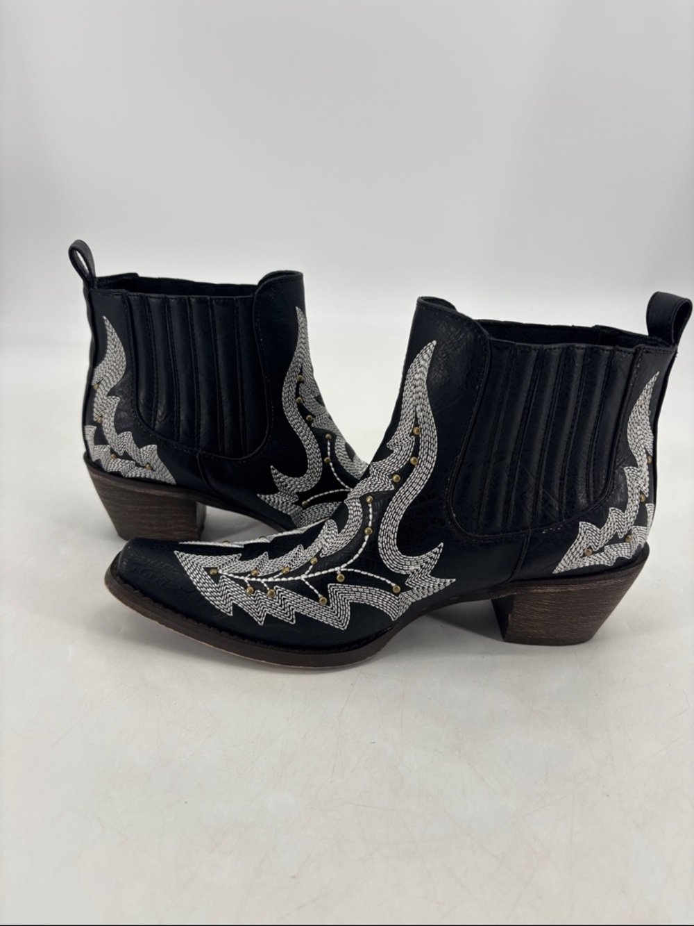 Liberty Simone Leather Embroidered Western Cowgirl Booties Ankle Boots - Picture 4 of 14